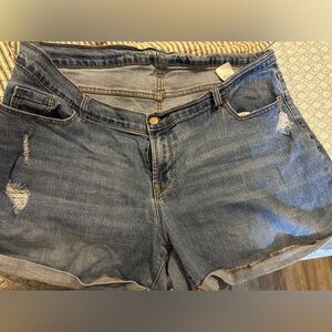 Old navy mid rise boyfriend shorts. 18 regular